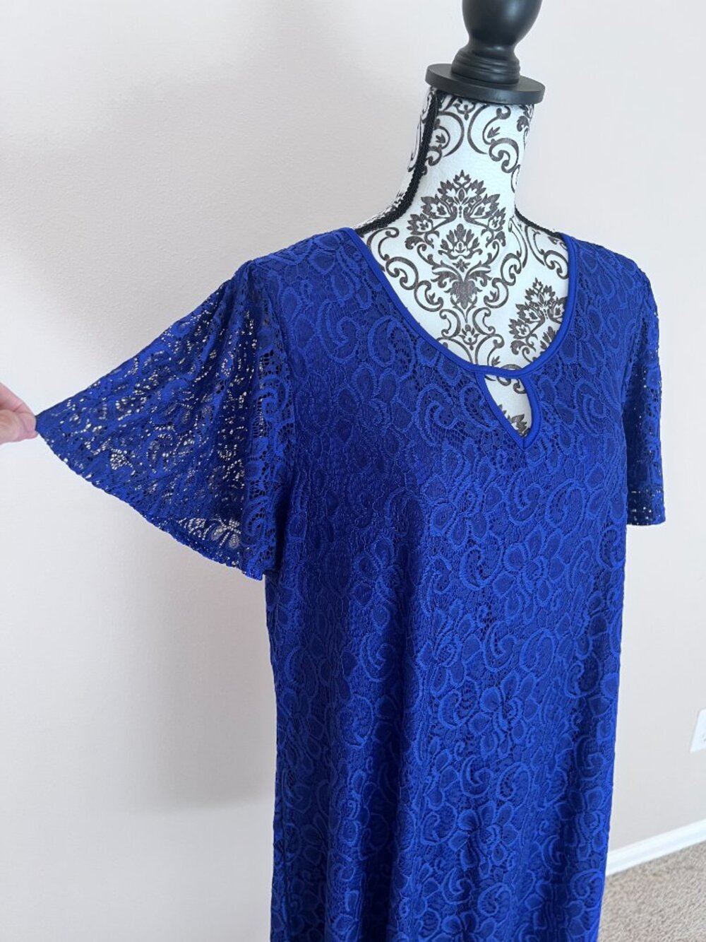 New! Espresso - Flutter Sleeve Keyhole Neck Shift Dress - Size 2X - Royal Blue